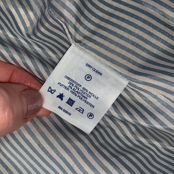 NWOT LANDS’ END Navy Blue Blazer - Picture 13 of 14